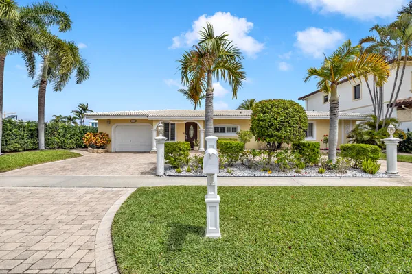 $1,785,000 | 4920 Northeast 28th Avenue, Lighthouse Point, FL 33064