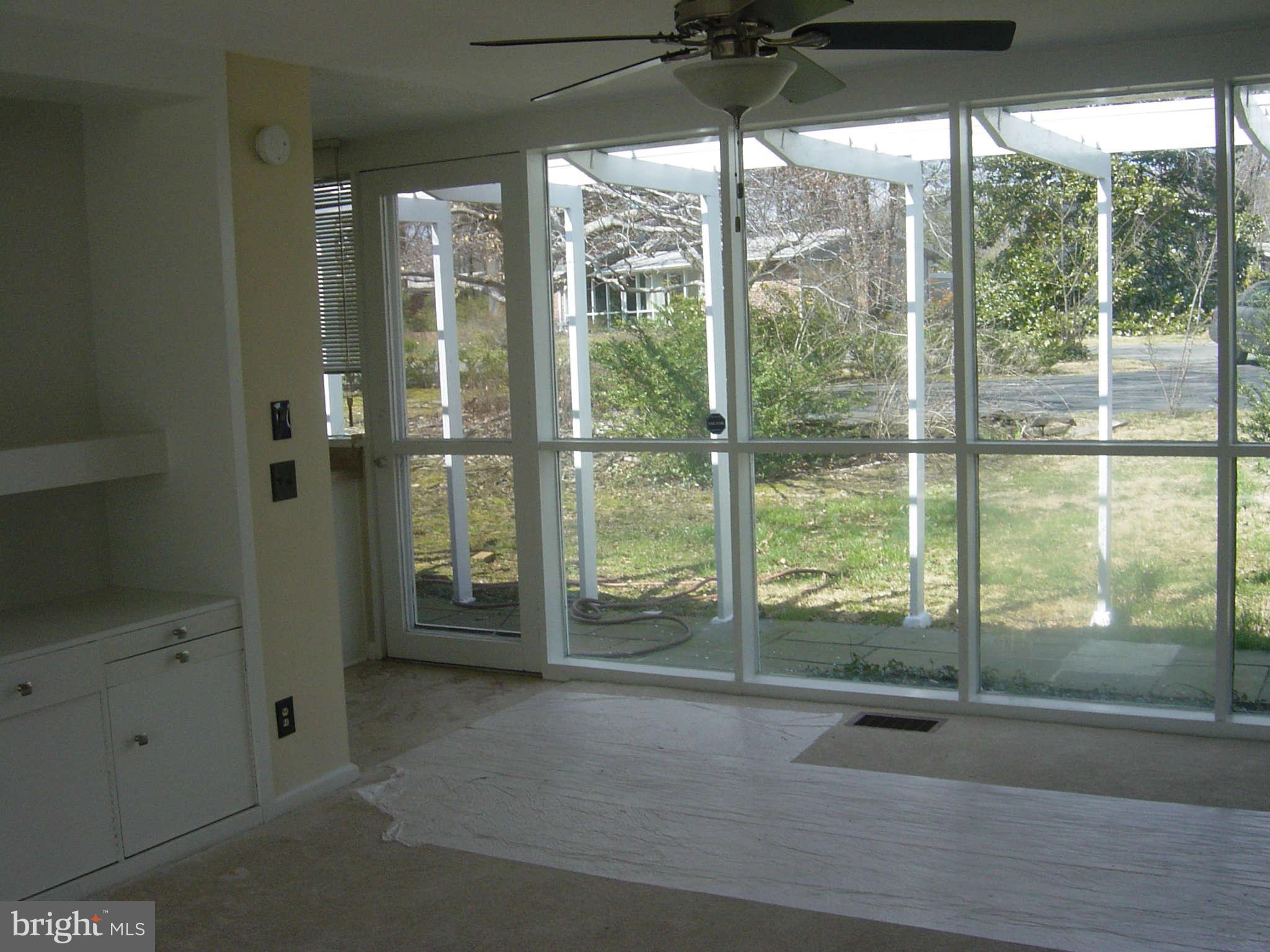 1933 Marthas Road Alexandria, VA 22307 - Photo 4 of 9 Dining Room