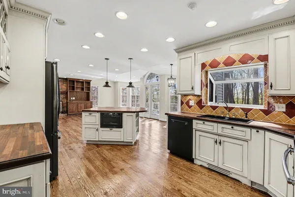 $750,000 | 23 Gray Squirrel Court, Lutherville-Timonium, MD 21093