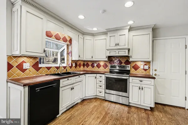 $750,000 | 23 Gray Squirrel Court, Lutherville-Timonium, MD 21093