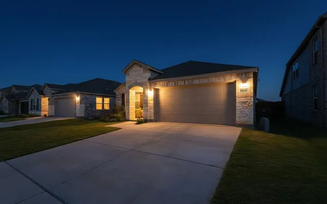 $2,450 | 1800 Village Creek Lane, Denton, TX 76208