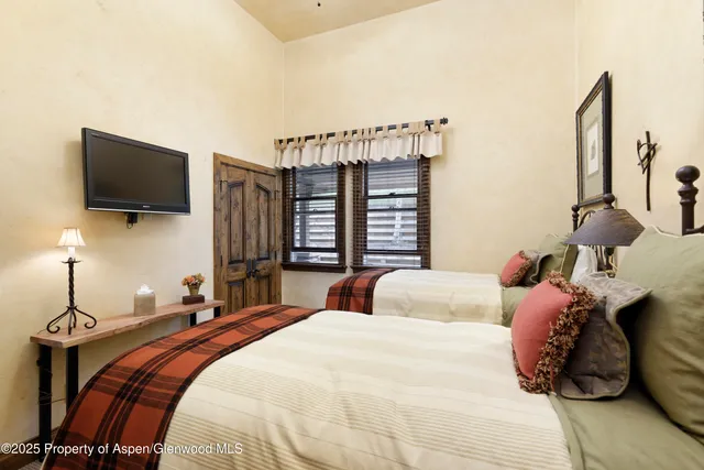 $6,950,000 | 425 Wood Road, Unit 15 & 16, Snowmass Village, CO 81615