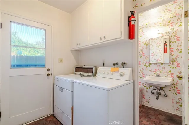 $899,998 | 6539 Ventura Canyon Avenue, Van Nuys, CA 91401