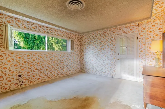 $899,998 | 6539 Ventura Canyon Avenue, Van Nuys, CA 91401