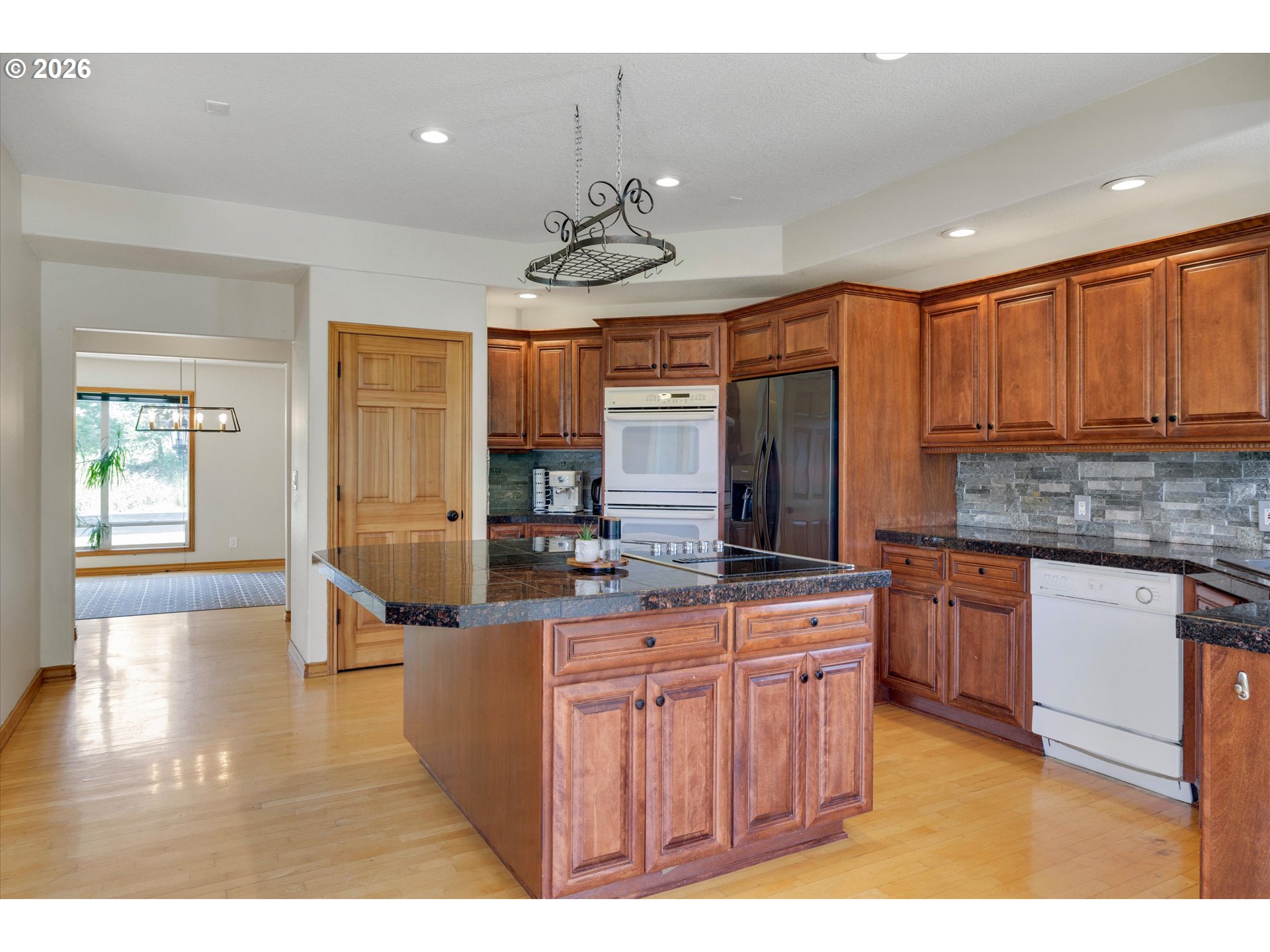 20530 South Leland Road Oregon City, OR 97045 - Photo 9 of 48 Kitchen