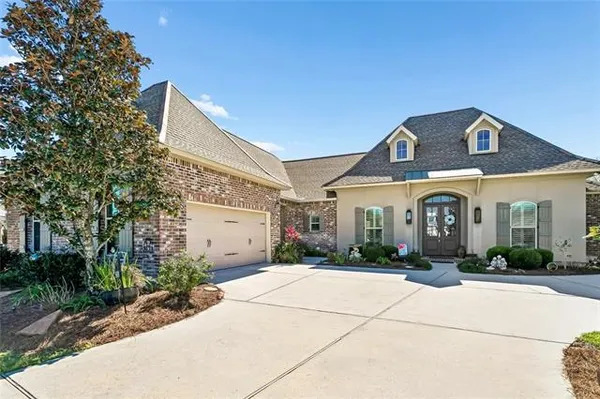 $775,000 | 809 Green Leaf Circle, Madisonville, LA 70447