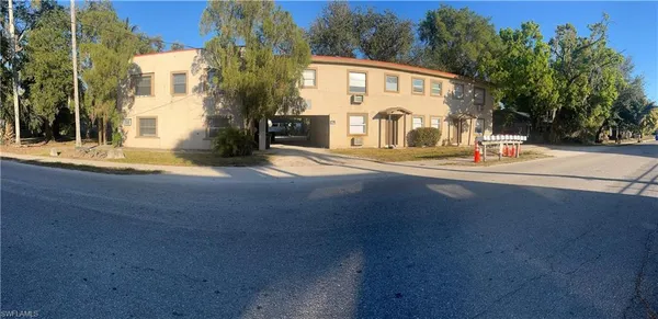 $900 | 3619 Seminole Avenue, Unit 2, Fort Myers, FL 33916