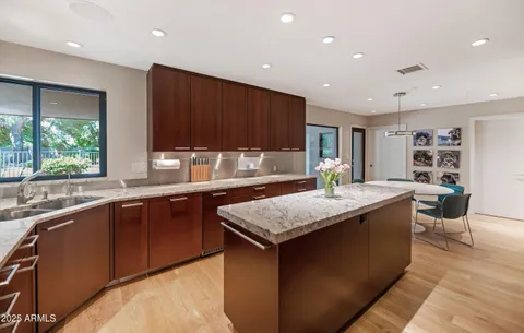 $2,750,000 | 9829 North 49th Place, Paradise Valley, AZ 85253