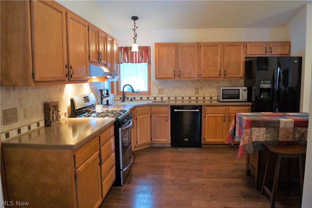 11044 Walker Road Minerva, OH 44657 - Photo 8 of 28 CHECK OUT ALL OF THE CUPBOARD SPACE! AND ENJOY THE NEWER APPLIANCES TOO!