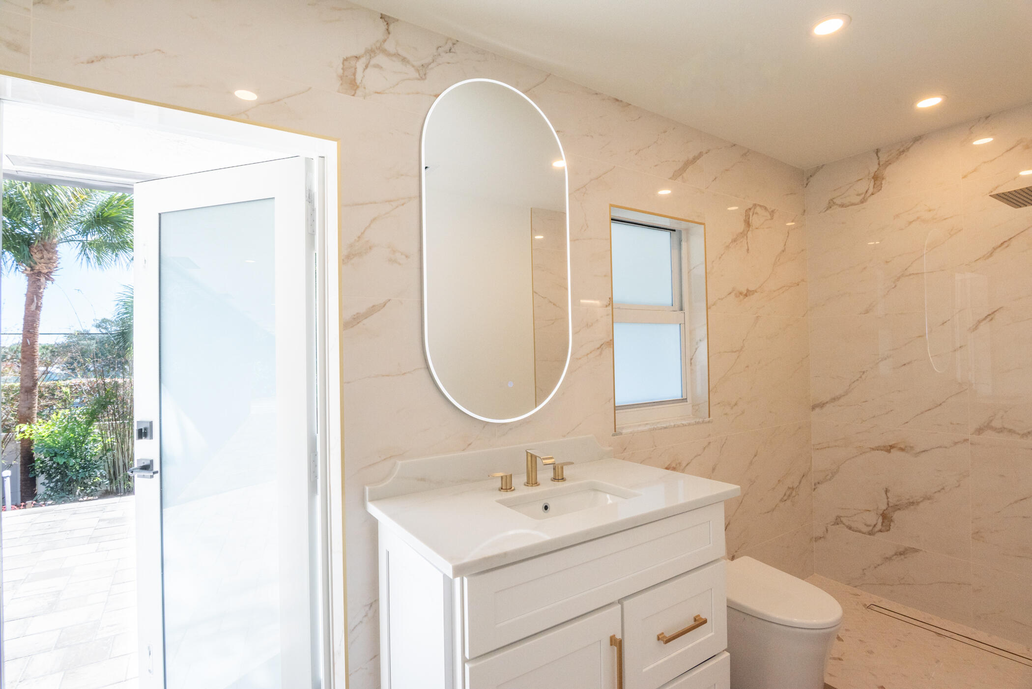 3984 Southeast Fairway East Stuart, FL 34997 - Photo 28 of 40 Caba/Bathroom