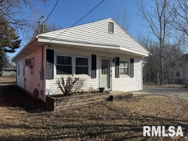 $75,000 | 157 Edwards Avenue, Galesburg, IL 61401