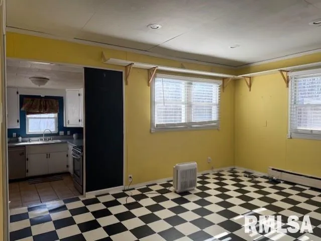 $75,000 | 157 Edwards Avenue, Galesburg, IL 61401