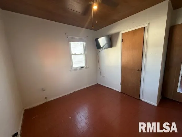 $75,000 | 157 Edwards Avenue, Galesburg, IL 61401