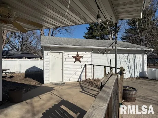 $75,000 | 157 Edwards Avenue, Galesburg, IL 61401