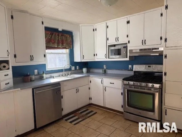 $75,000 | 157 Edwards Avenue, Galesburg, IL 61401