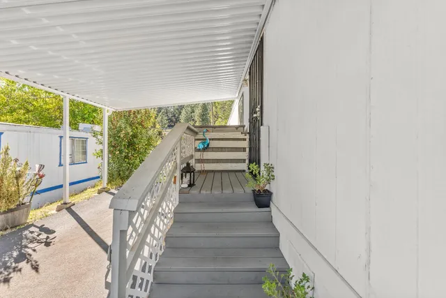 a view of entryway with wooden floor