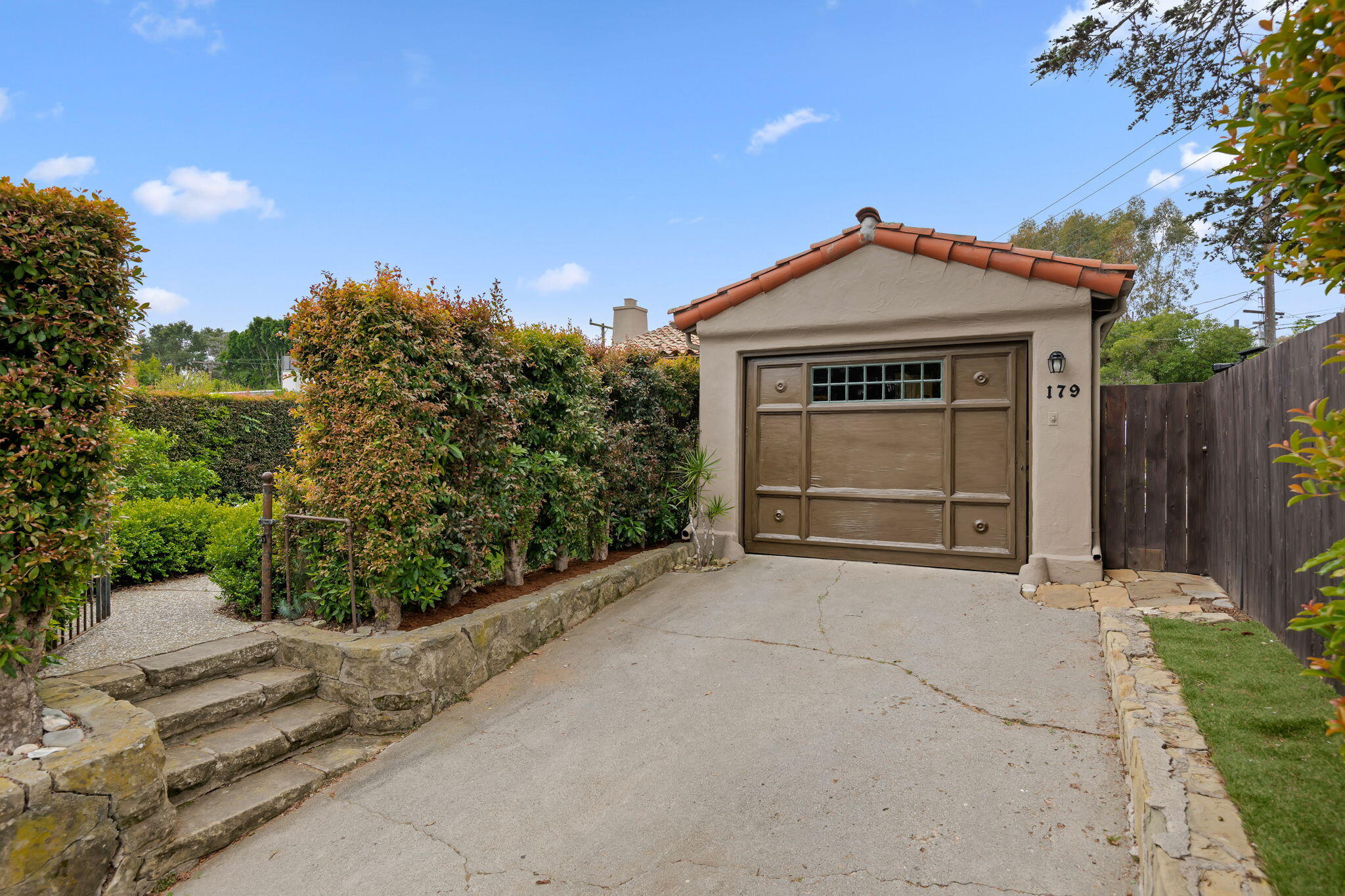179 Hermosillo Road Santa Barbara, CA 93108 - Photo 21 of 64 30-Driveway