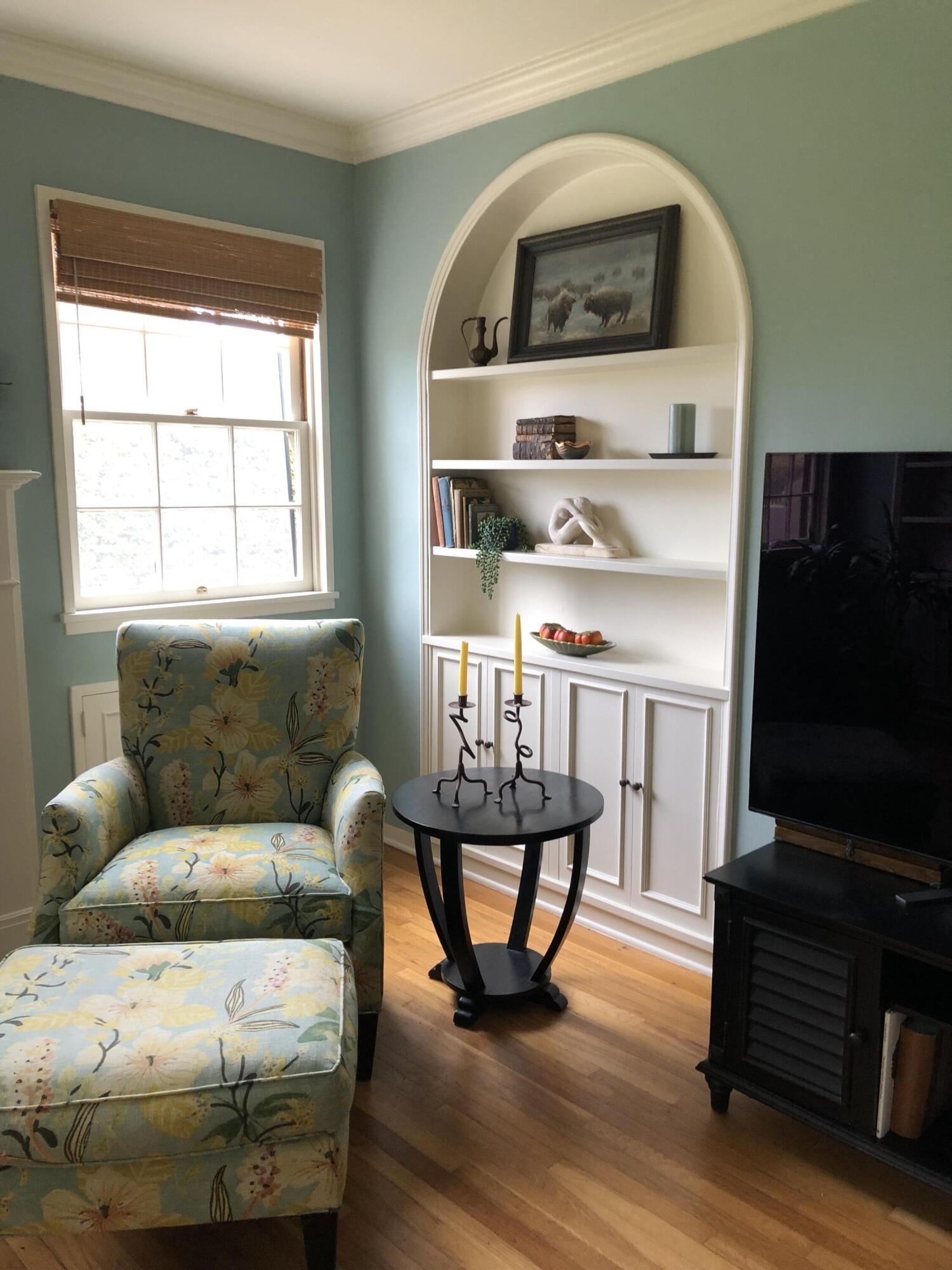 179 Hermosillo Road Santa Barbara, CA 93108 - Photo 32 of 64 Living room.