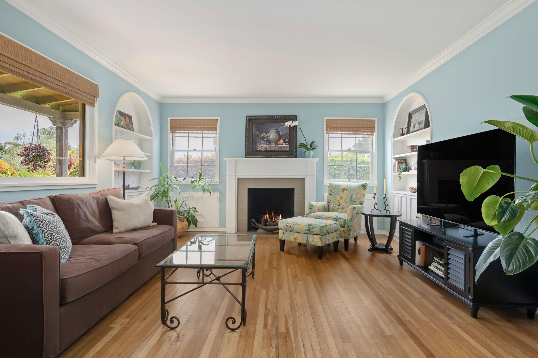 179 Hermosillo Road Santa Barbara, CA 93108 - Photo 5 of 64 06-Living Room