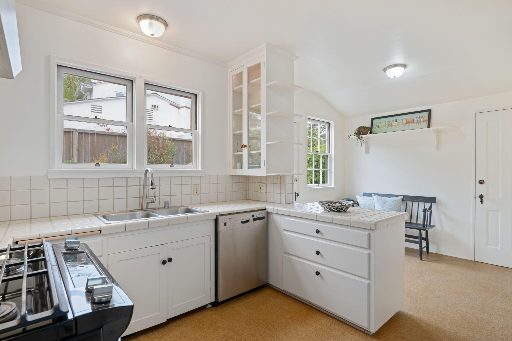 179 Hermosillo Road Santa Barbara, CA 93108 - Photo 10 of 64 12-Kitchen