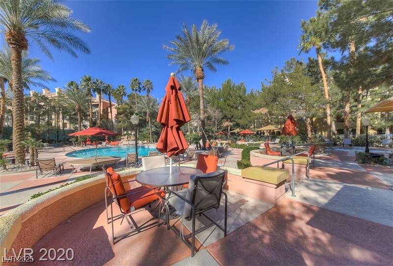 270 East Flamingo Road, Unit 433 Las Vegas, NV 89169 - Photo 33 of 39 Main pool
