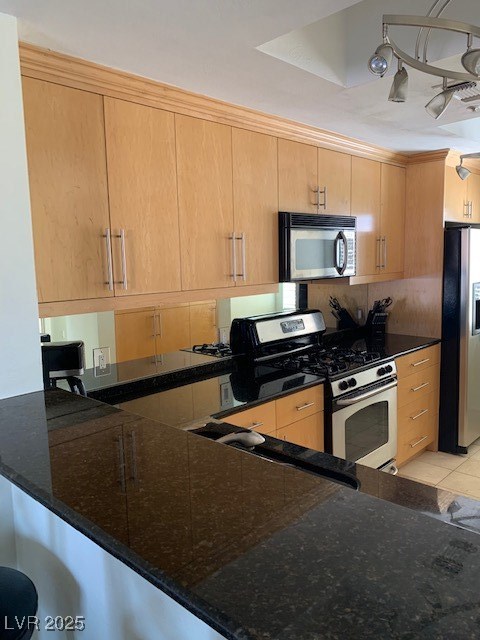 270 East Flamingo Road, Unit 433 Las Vegas, NV 89169 - Photo 5 of 39 Kitchen