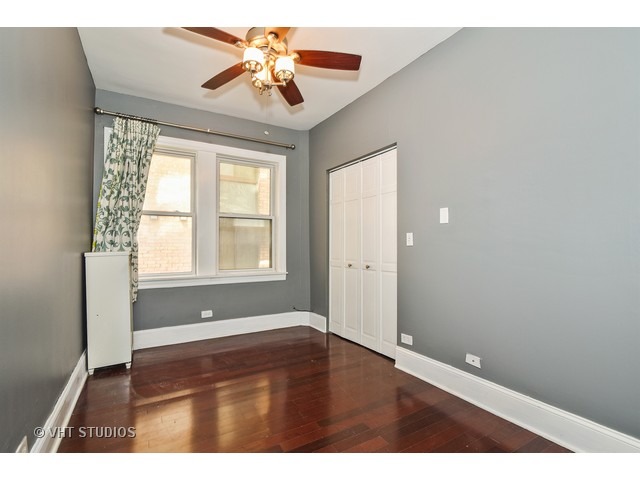 647 West Sheridan Road, Unit 4E Chicago, IL 60613 - Photo 9 of 10 a view of an empty room with a window