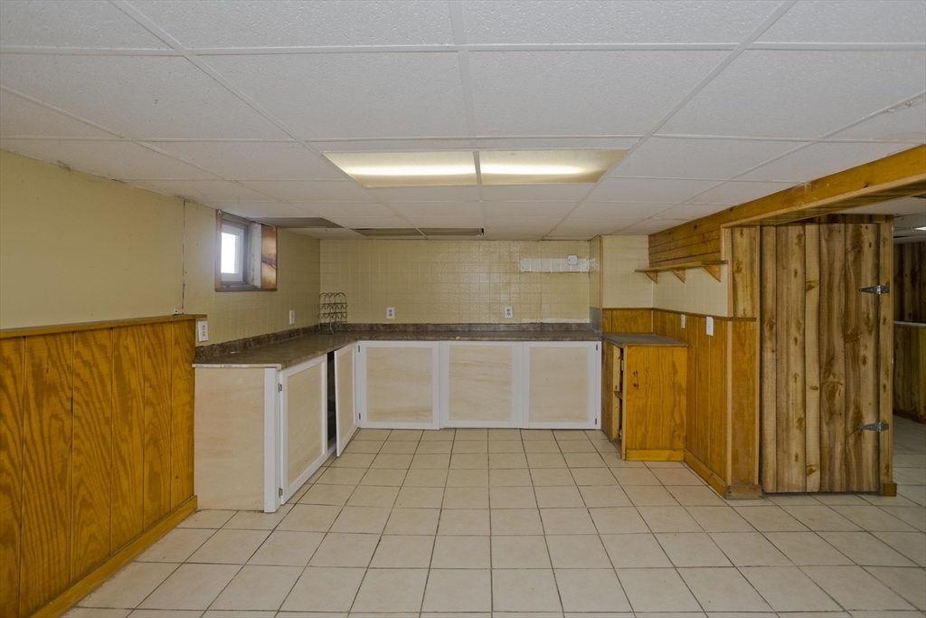 121 Dorset Street Springfield, MA 01108 - Photo 32 of 40
