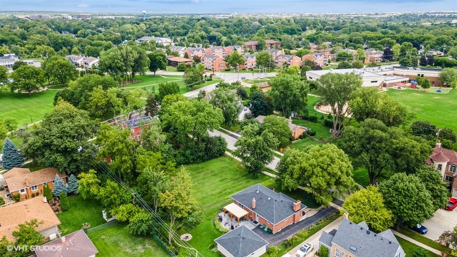 322 South Elm Street Itasca, IL 60143 - Photo 5 of 10 an aerial view of residential house with outdoor space