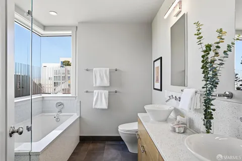 $2,195,000 | 3280 22nd Street, Unit D, San Francisco, CA 94110