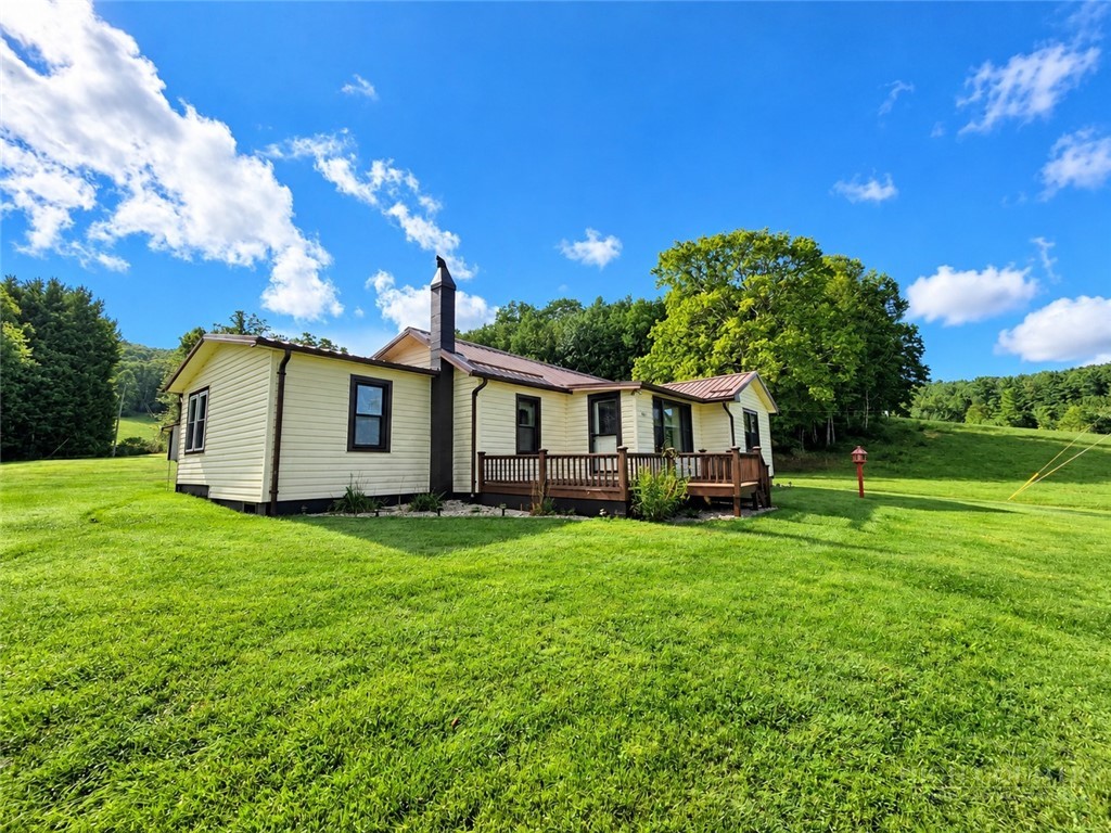 286 Roe Hunt Road Laurel Springs, NC 28644 - Photo 2 of 49 Gallery Image 2