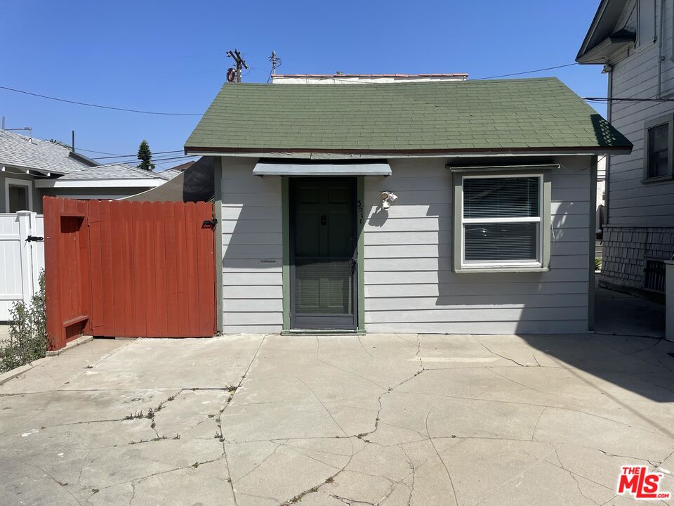 351 Temple Avenue, Unit E Long Beach, CA 90814 - Photo 1 of 22 a front view of a house