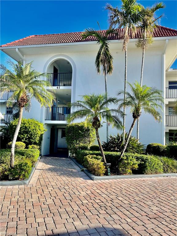 41 High Point Circle South, Unit 305 Naples, FL 34103 - Photo 21 of 25 Gallery Image 21
