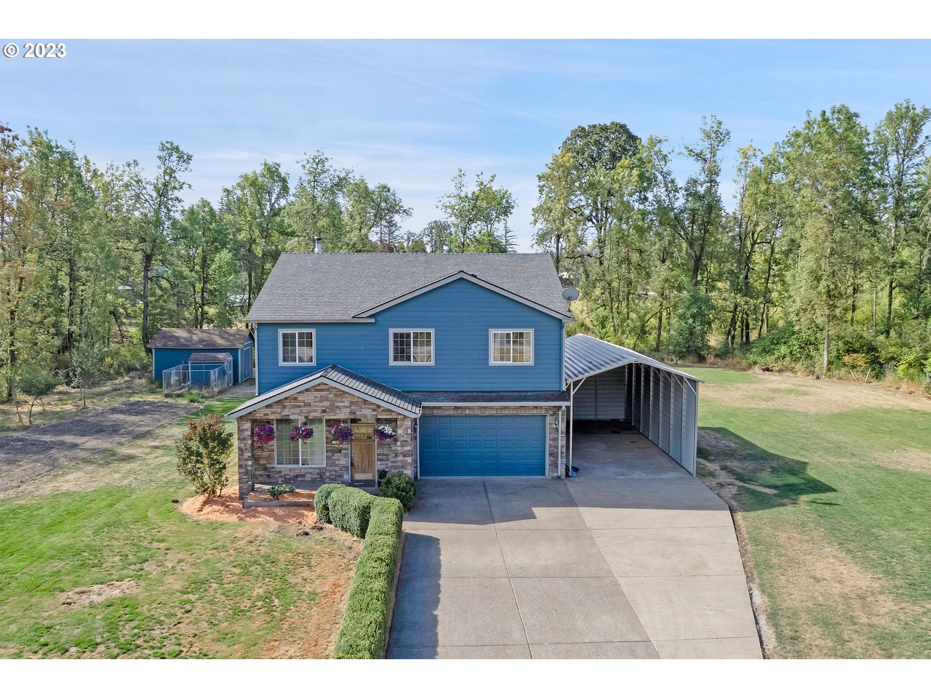 17621 South Palmer Road Oregon City, OR 97045 - Photo 3 of 48 Gallery Image 3