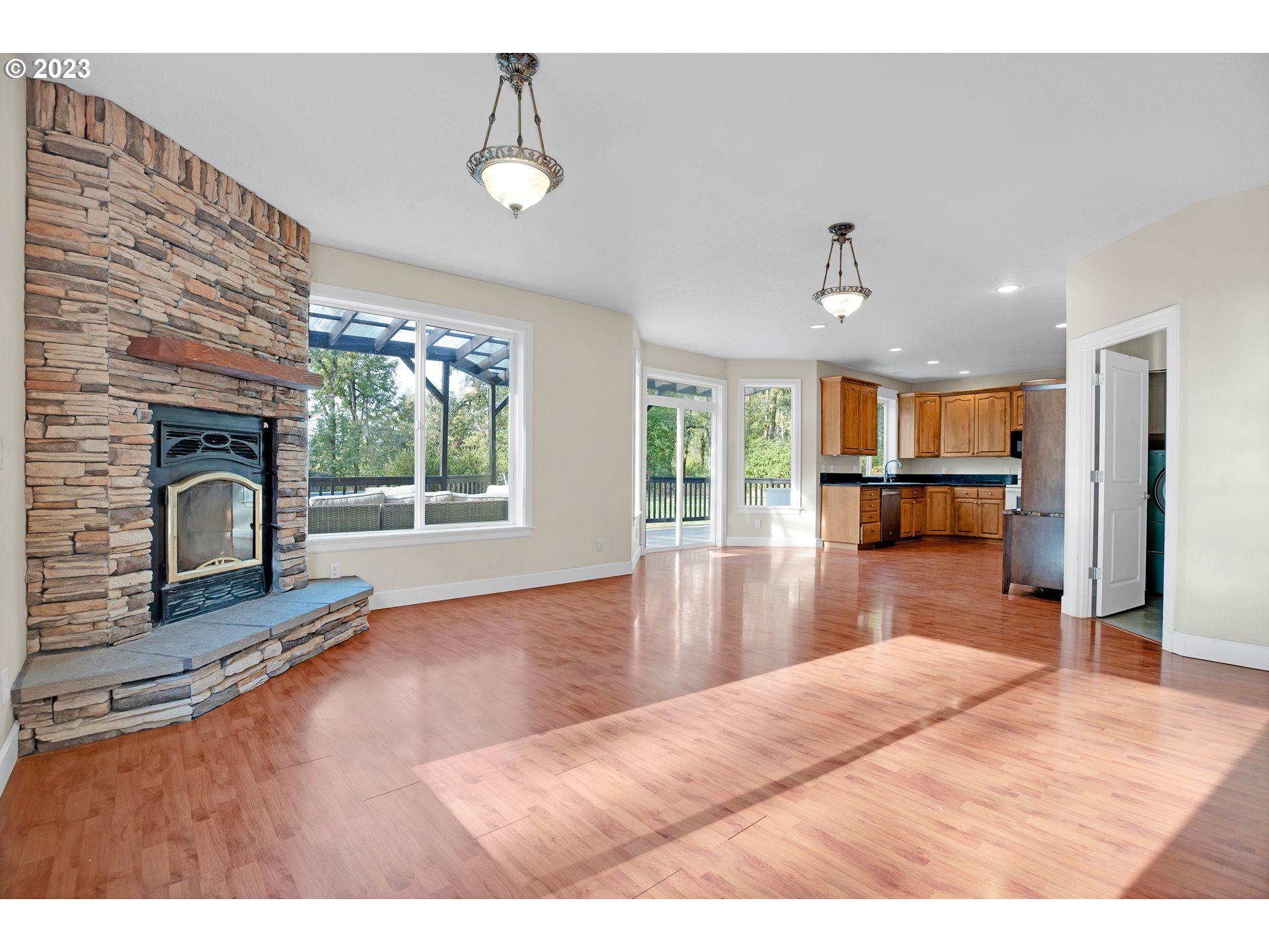 17621 South Palmer Road Oregon City, OR 97045 - Photo 10 of 48 Gallery Image 10