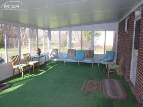 5305 North Linden Road Flint, MI 48504 - Photo 24 of 33 20423879-23.JPG