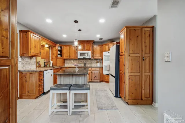 $600,000 | 7434 Pine Lake Circle, Milton, FL 32570