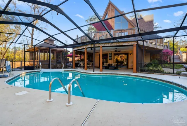 $600,000 | 7434 Pine Lake Circle, Milton, FL 32570