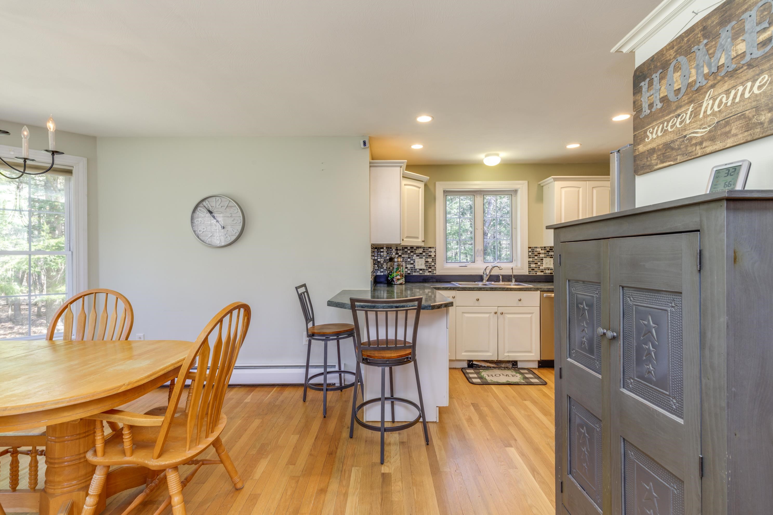 536 Cross Country Road Pembroke, NH 03275 - Photo 4 of 28