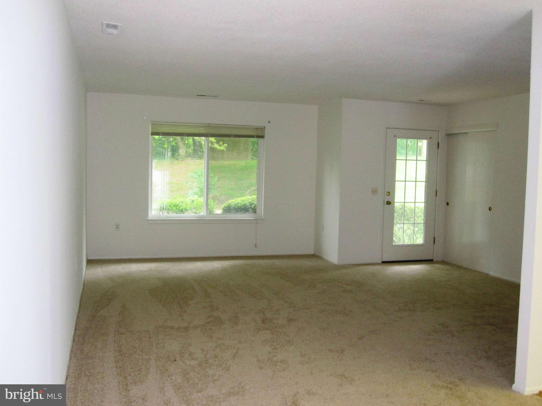 15216 Tottenham Terrace, Unit 29B Silver Spring, MD 20906 - Photo 9 of 20 Living Room