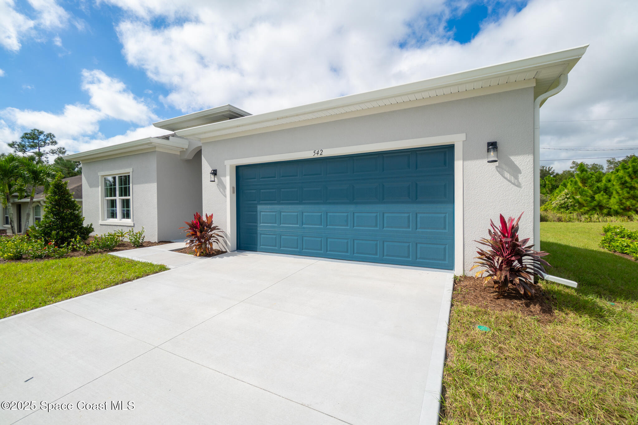 542 Degroodt Road Southwest Palm Bay, FL 32908 - Photo 4 of 70 542 De Groodt Rd SW, Palm Bay, FL 32908-
