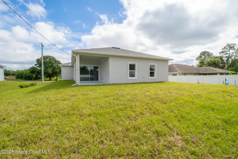 $329,000 | 542 Degroodt Road Southwest, Palm Bay, FL 32908