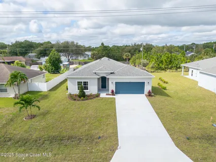 $329,000 | 542 Degroodt Road Southwest, Palm Bay, FL 32908