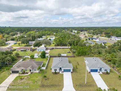 $329,000 | 542 Degroodt Road Southwest, Palm Bay, FL 32908