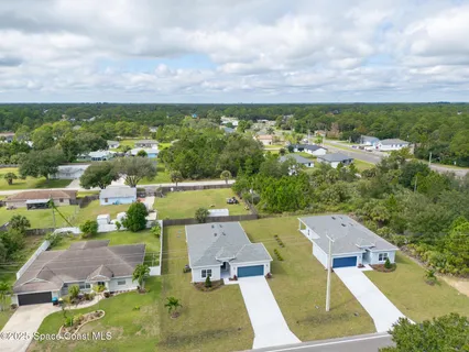 $329,000 | 542 Degroodt Road Southwest, Palm Bay, FL 32908