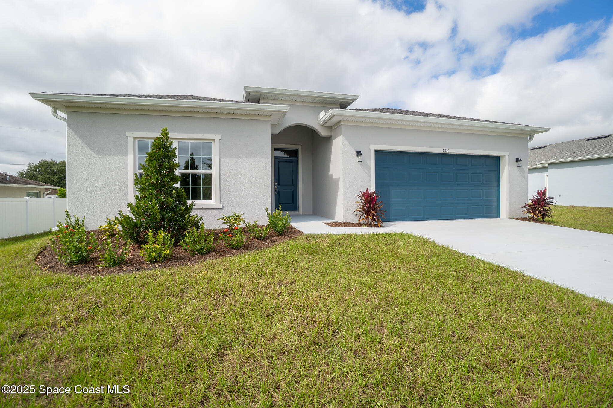542 Degroodt Road Southwest Palm Bay, FL 32908 - Photo 7 of 70 542 De Groodt Rd SW, Palm Bay, FL 32908-