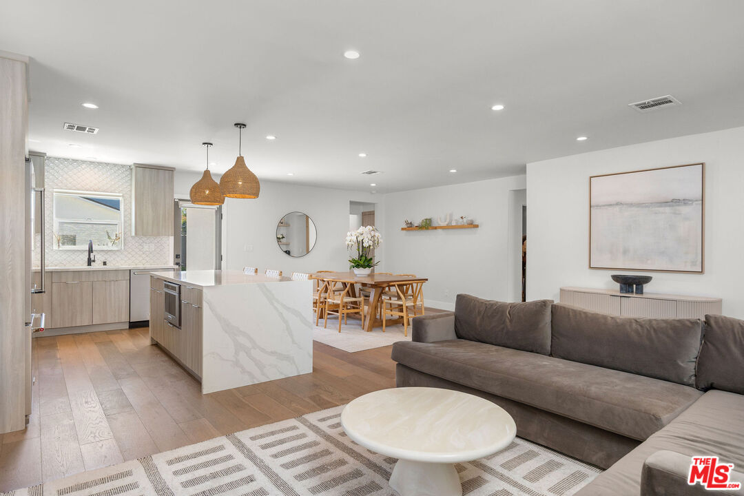 3925 Alla Road Los Angeles, CA 90066 - Photo 5 of 41 Gallery Image 5
