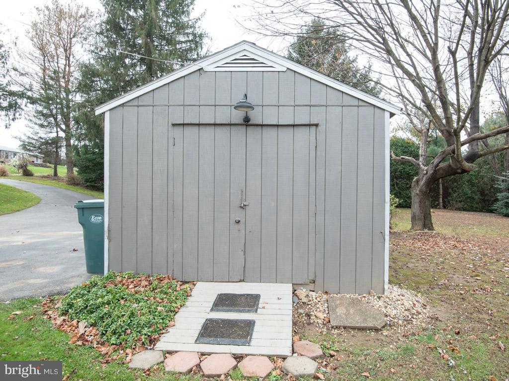 21 Cherokee Road Willow Street, PA 17584 - Photo 7 of 45 Gallery Image 7