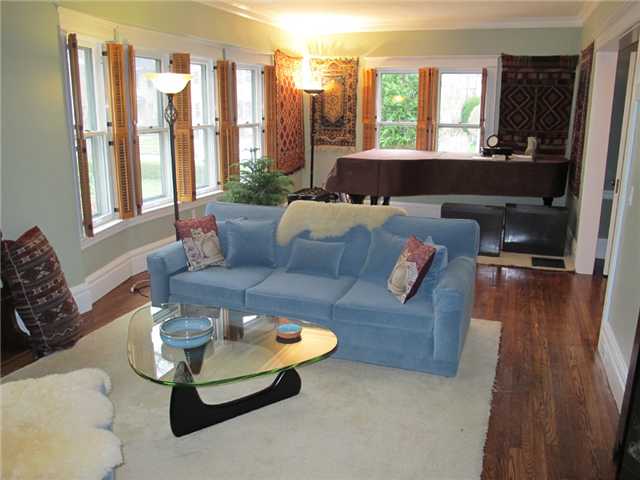 336 Berkeley Street Rochester, NY 14607 - Photo 4 of 16 Living Room