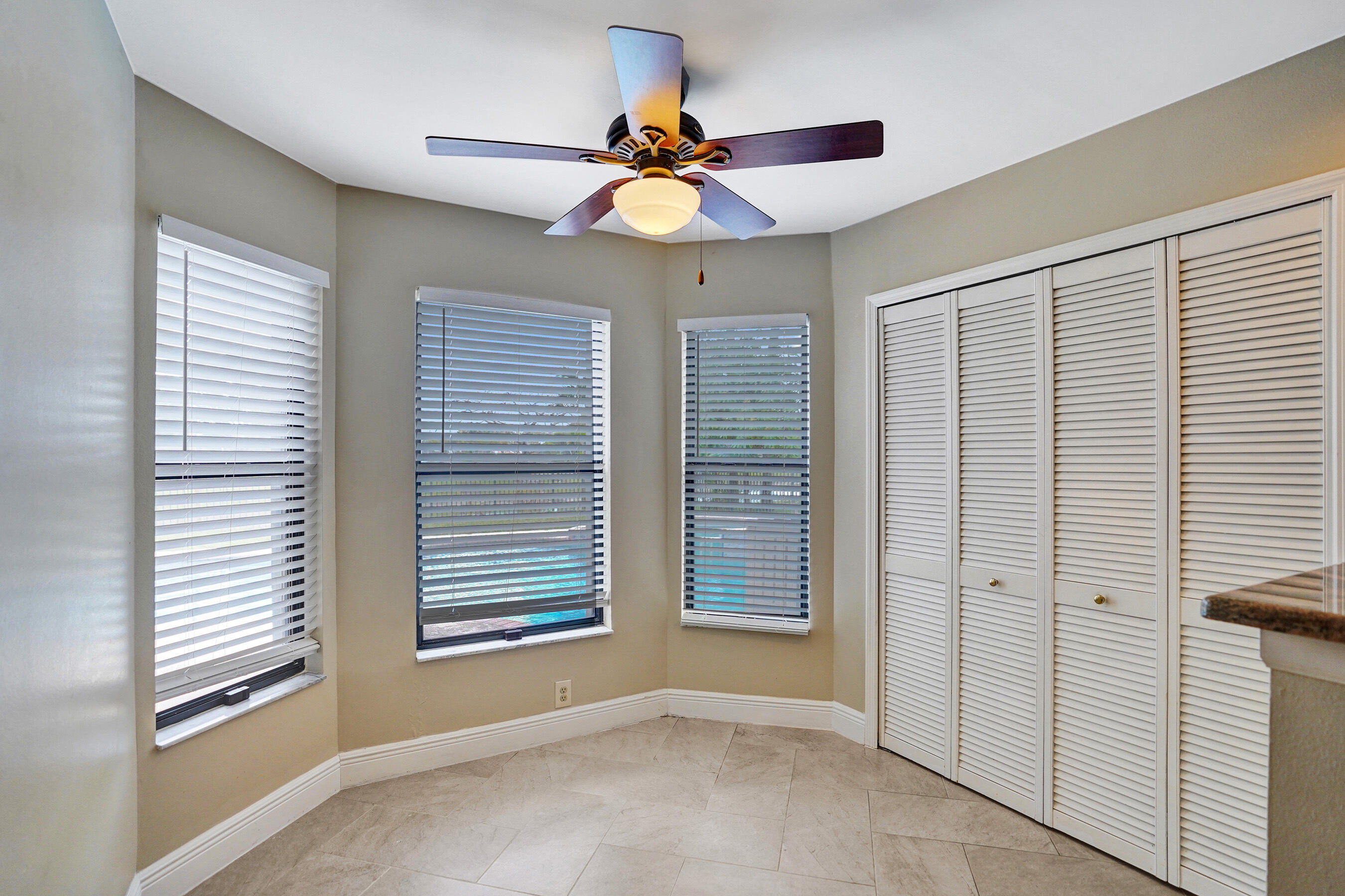 10732 Sea Cliff Circle Boca Raton, FL 33498 - Photo 10 of 31 Breakfast area